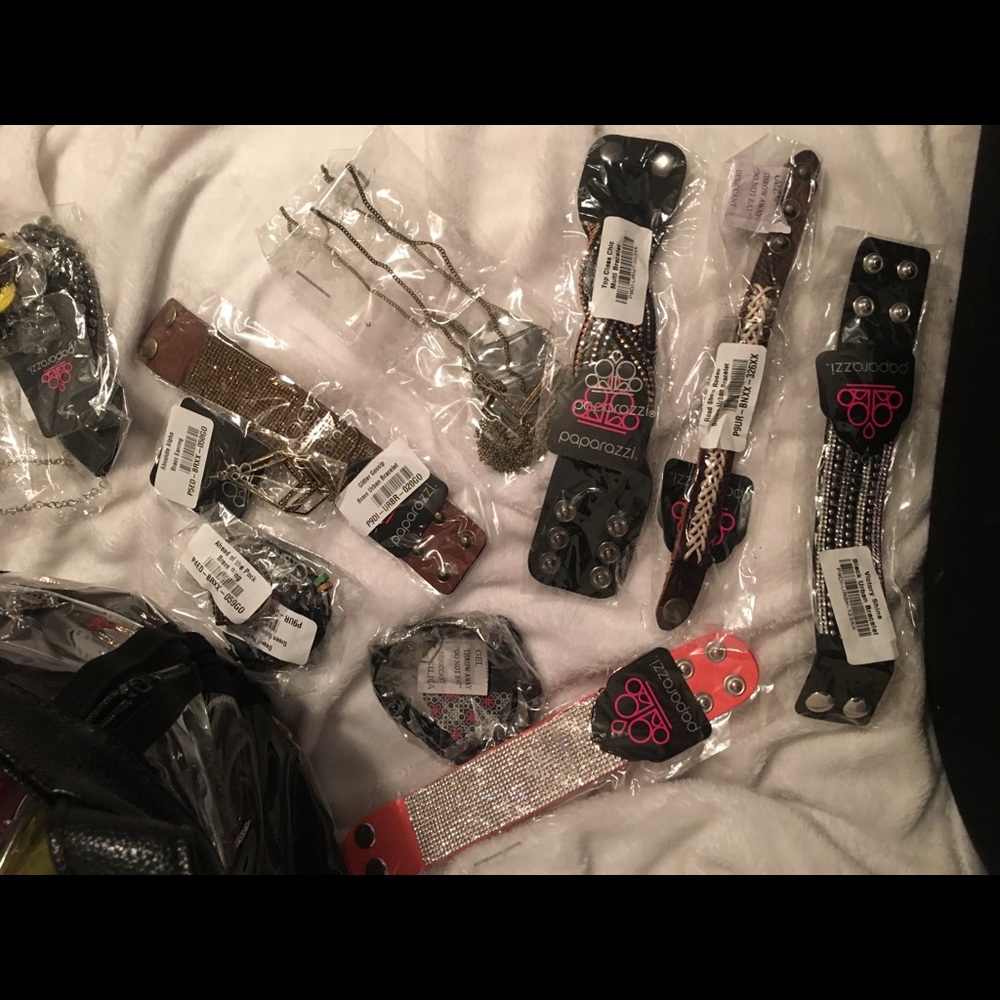 PAPARAZZI JEWELRY ❤️❤️❤️❤️